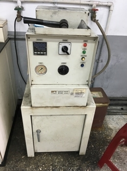 金相鑲埋機圖片